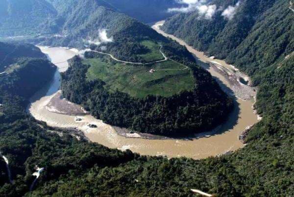 China Mulai Bangun Pembangkit Listrik Tenaga Air Terbesar di Dunia China Mulai Bangun Pembangkit Listrik Tenaga Air Terbesar di Dunia