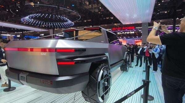 China Siap Kenalkan Teknologi Mengemudi Satu Pedal pada Mobil Listrik China Siap Kenalkan Teknologi Mengemudi Satu Pedal pada Mobil Listrik