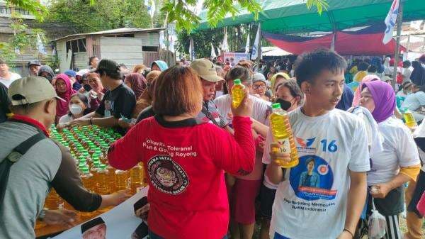 Ci Mehong Gelar Bazar Murah Minyak Goreng, Warga Kalideres Merasa Terbantu Ci Mehong Gelar Bazar Murah Minyak Goreng, Warga Kalideres Merasa Terbantu