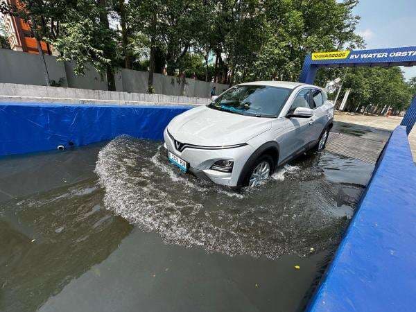 Cinta pada Pandangan Kedua: Test Drive VinFast VF 6 di GIIAS 2025, SUV Listrik Unik dengan Jarak Tempuh Impresif Cinta pada Pandangan Kedua: Test Drive VinFast VF 6 di GIIAS 2025, SUV Listrik Unik dengan Jarak Tempuh Impresif