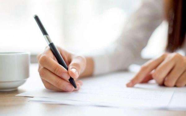 10 Contoh Kalimat Perbandingan: Membedakan dan Menyandingkan Secara Efektif 10 Contoh Kalimat Perbandingan: Membedakan dan Menyandingkan Secara Efektif