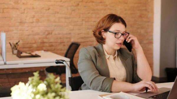 5 Contoh Percakapan Reservasi Hotel melalui Telepon Singkat, Cara Mudah Pesan Kamar 5 Contoh Percakapan Reservasi Hotel melalui Telepon Singkat, Cara Mudah Pesan Kamar