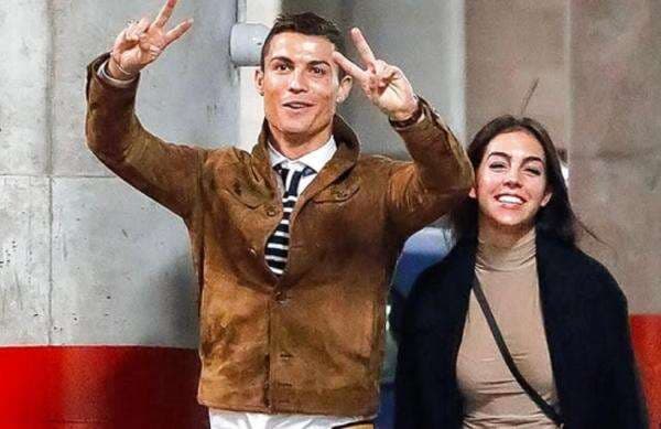 Kisah Georgina Rodriguez, Dulunya Bekerja sebagai Penjaga Toko Kini Jadi Tunangan Cristiano Ronaldo Kisah Georgina Rodriguez, Dulunya Bekerja sebagai Penjaga Toko Kini Jadi Tunangan Cristiano Ronaldo