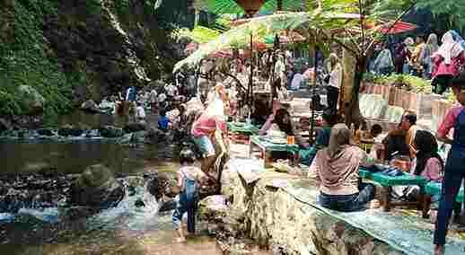Alami Jumlah Pengunjung, Wisata Air Terjun Jumog Tetap Jadi Primadona di Libur Nataru Alami Jumlah Pengunjung, Wisata Air Terjun Jumog Tetap Jadi Primadona di Libur Nataru