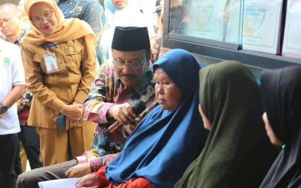 Artis-Influencer Buka Donasi untuk Bencana, Mensos: Izin Dulu Artis-Influencer Buka Donasi untuk Bencana, Mensos: Izin Dulu