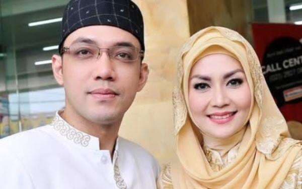 Sandy Tumiwa Disomasi Tessa Kaunang, Ungkap Tak Berniat Cemarkan Nama Baik Sandy Tumiwa Disomasi Tessa Kaunang, Ungkap Tak Berniat Cemarkan Nama Baik