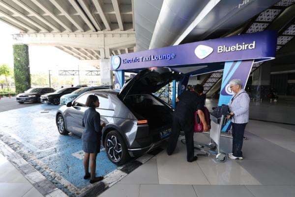 Taksi Bluebird Fixed Price, Nyaman dan Birukan Langit Jakarta Taksi Bluebird Fixed Price, Nyaman dan Birukan Langit Jakarta
