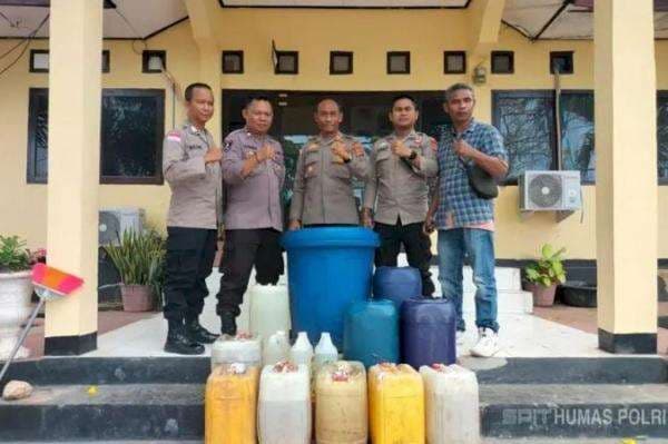 Polda NTT Sita 9.610 Liter Miras Ilegal, Jadi Pemicu Gangguan Kamtibmas Polda NTT Sita 9.610 Liter Miras Ilegal, Jadi Pemicu Gangguan Kamtibmas