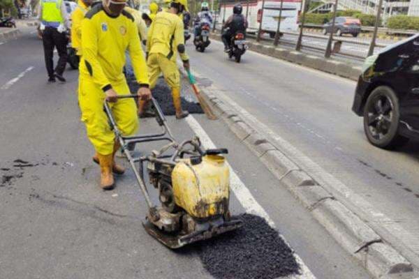 4 Titik Jalan Rawan Ambles di Jaktim Rampung Diperbaiki, Ini Lokasinya 4 Titik Jalan Rawan Ambles di Jaktim Rampung Diperbaiki, Ini Lokasinya