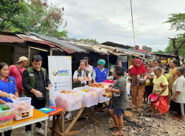 MNC Peduli dan Park Hyatt Jakarta Gelar Edukasi dan Salurkan Makanan Bergizi untuk Warga Menteng Pulo MNC Peduli dan Park Hyatt Jakarta Gelar Edukasi dan Salurkan Makanan Bergizi untuk Warga Menteng Pulo