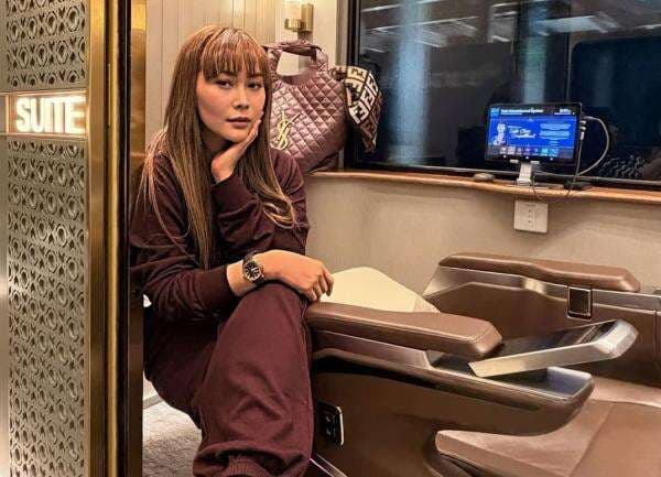 Inul Daratista Meradang Dituding Gila Hormat Gegara Petugas Kereta Melayani Sambil Jongkok: Itu SOP! Inul Daratista Meradang Dituding Gila Hormat Gegara Petugas Kereta Melayani Sambil Jongkok: Itu SOP!