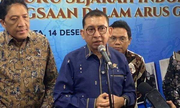 Fadli Zon Klaim Tak Intervensi Buku Tulis Ulang Sejarah: Sampai Proses Terakhir Saya Belum Lihat Fadli Zon Klaim Tak Intervensi Buku Tulis Ulang Sejarah: Sampai Proses Terakhir Saya Belum Lihat