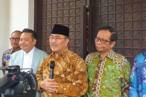 Jimly Tegaskan Polri Tak Kirim Polisi ke Luar Struktur meski Ada Perpol: Tunggu Aturan Pasti Jimly Tegaskan Polri Tak Kirim Polisi ke Luar Struktur meski Ada Perpol: Tunggu Aturan Pasti