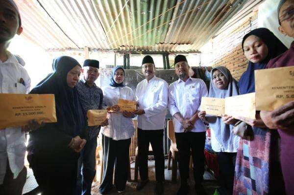 Gus Ipul Takziah dan Santuni Korban Demo Ricuh Makassar, Sampaikan Salam Prabowo Gus Ipul Takziah dan Santuni Korban Demo Ricuh Makassar, Sampaikan Salam Prabowo