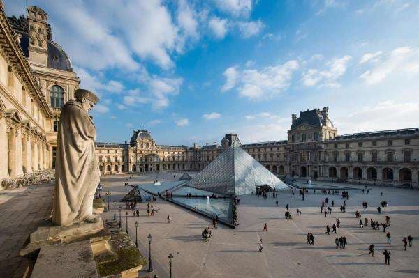 Kronologi Lengkap Perampokan di Museum Louvre Paris, Perhiasan Tak Ternilai Harganya Hilang! Kronologi Lengkap Perampokan di Museum Louvre Paris, Perhiasan Tak Ternilai Harganya Hilang!