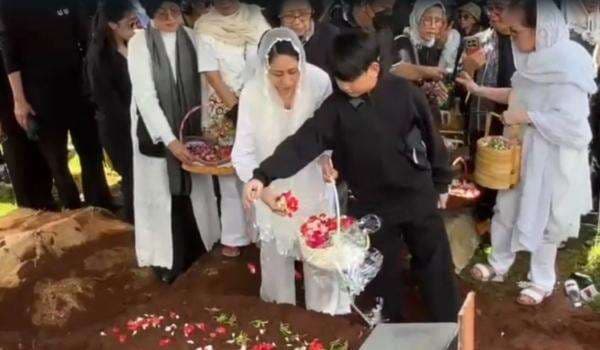 Istri Lucky Element ungkap Kondisi Kesehatan Sebelum Wafat, Beberapa Hari Drop Istri Lucky Element ungkap Kondisi Kesehatan Sebelum Wafat, Beberapa Hari Drop