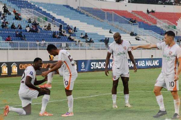Hasil Arema FC vs Borneo FC: Permalukan Singo Edan, Pesut Etam Jaga 100 Persen Kemenangan Hasil Arema FC vs Borneo FC: Permalukan Singo Edan, Pesut Etam Jaga 100 Persen Kemenangan