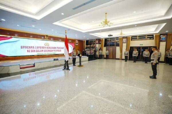 Sandang Bintang Tiga! 4 Pati Polri Resmi Naik Pangkat Jadi Komjen Sandang Bintang Tiga! 4 Pati Polri Resmi Naik Pangkat Jadi Komjen