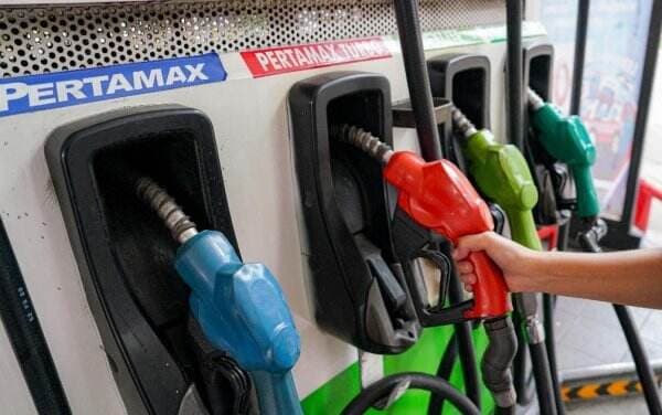 Viral Lamborghini Keluarkan Asap Pekat, Pertamina Bantah Kualitas BBM Pertamax Turbo di Bawah Standar Pertamina Patra Niaga memastikan perusahaan men Viral Lamborghini Keluarkan Asap Pekat, Pertamina Bantah Kualitas BBM Pertamax Turbo di Bawah Standar Pertamina Patra Niaga memastikan perusahaan men