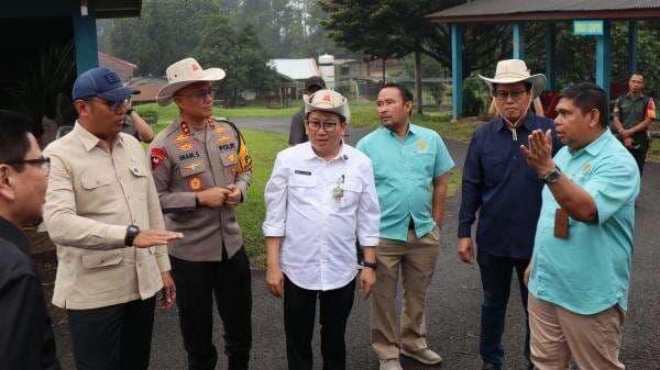 Wamentan Sebut Ratusan Sapi Perah Siap Dikembangkan di BBIB Singosari Malang Wamentan Sebut Ratusan Sapi Perah Siap Dikembangkan di BBIB Singosari Malang