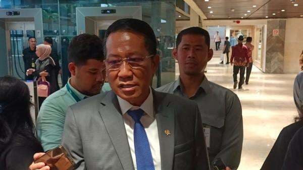 Menkum Sebut Polisi yang Terlanjur Menjabat di Sipil Tak Wajib Mundur Menkum Sebut Polisi yang Terlanjur Menjabat di Sipil Tak Wajib Mundur