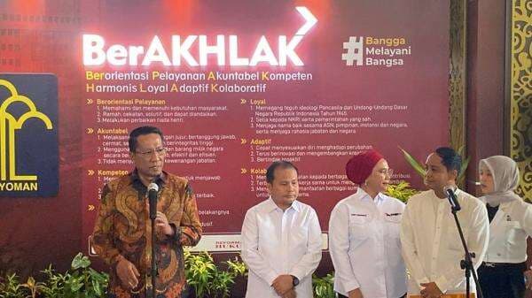 Serahkan SK Kepengurusan PSI, Menkum Ngaku Tak Tahu Sosok J: Saya Nggak Hafal Serahkan SK Kepengurusan PSI, Menkum Ngaku Tak Tahu Sosok J: Saya Nggak Hafal