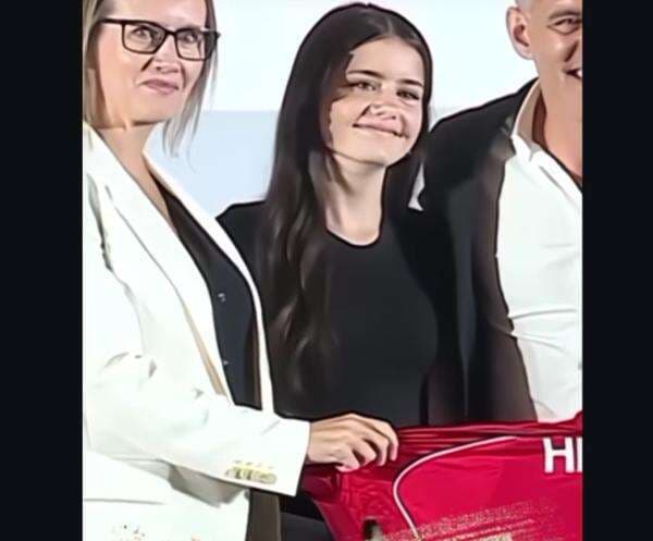 Potret Cantik Lily May Herdman, Putri Pelatih Timnas Indonesia John Herdman yang Bikin Netizen Kepincut Potret Cantik Lily May Herdman, Putri Pelatih Timnas Indonesia John Herdman yang Bikin Netizen Kepincut