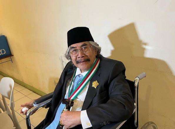 Pemulihan Pembengkakan Arteri Kaki, Jaja Miharja Harus Telan 12 Jenis Obat Sekali Minum Pemulihan Pembengkakan Arteri Kaki, Jaja Miharja Harus Telan 12 Jenis Obat Sekali Minum