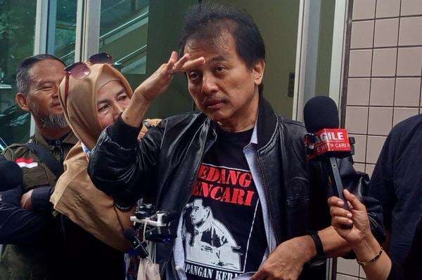 Tetap Berstatus Tersangka, Roy Suryo cs Ditantang Polisi Ajukan Praperadilan Tetap Berstatus Tersangka, Roy Suryo cs Ditantang Polisi Ajukan Praperadilan