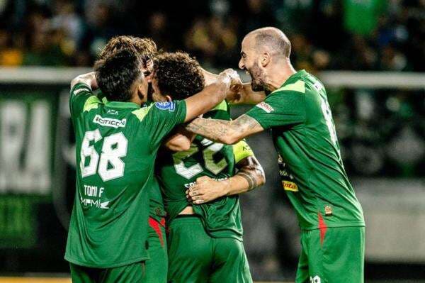 Derbi Jatim Memanas! Pelatih Persebaya Sebut Laga Lawan Arema Selevel El Clasico Derbi Jatim Memanas! Pelatih Persebaya Sebut Laga Lawan Arema Selevel El Clasico