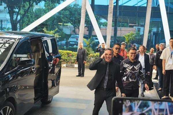 John Herdman Tiba di MNC Studio jelang Drawing Piala AFF 2026, Misi Besar Timnas Indonesia Dimulai John Herdman Tiba di MNC Studio jelang Drawing Piala AFF 2026, Misi Besar Timnas Indonesia Dimulai