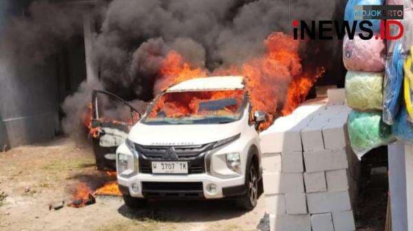 Mobil Meledak Lalu Terbakar Hebat Samping Toko Sembako di Jombang, Pemilik Luka Bakar Mobil Meledak Lalu Terbakar Hebat Samping Toko Sembako di Jombang, Pemilik Luka Bakar