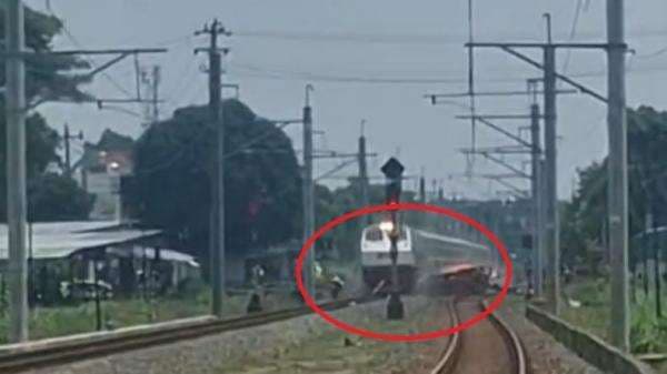 3 Fakta Kecelakaan Kereta Api di Prambanan, Menguak Insiden di Perlintasan Sebidang 3 Fakta Kecelakaan Kereta Api di Prambanan, Menguak Insiden di Perlintasan Sebidang