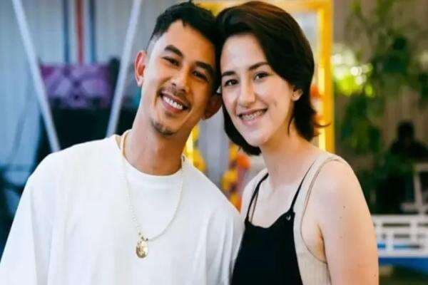 Dahlia Poland Tegaskan Pindah Agama Bukan karena Menikah dengan Fandy Christian Dahlia Poland Tegaskan Pindah Agama Bukan karena Menikah dengan Fandy Christian