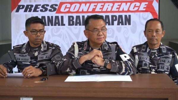 Breaking News: Oknum TNI AL Diduga Terlibat Kasus Pembunuhan Wartawati di Banjarbaru Breaking News: Oknum TNI AL Diduga Terlibat Kasus Pembunuhan Wartawati di Banjarbaru