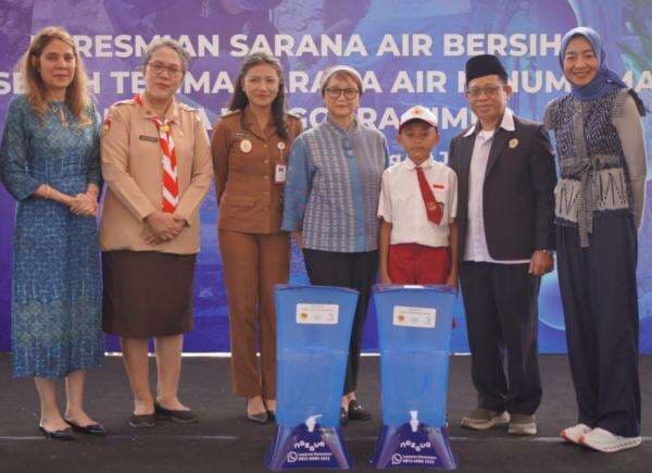 Danone Bangun Akses Air Bersih Cukupi Kebutuhan 79.000 Warga NTT Danone Bangun Akses Air Bersih Cukupi Kebutuhan 79.000 Warga NTT