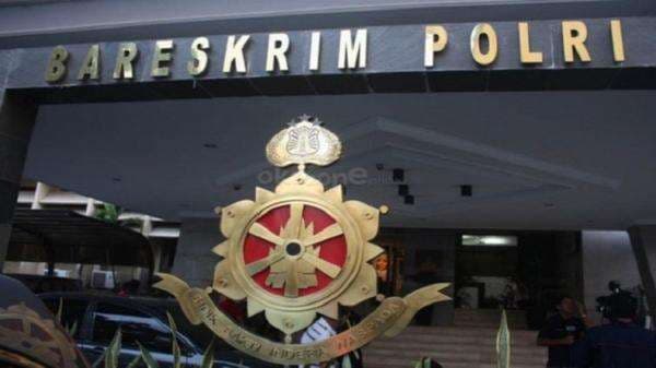 Arsin Kepala Desa Kohod Mangkir dari Panggilan Bareskrim Polri Arsin Kepala Desa Kohod Mangkir dari Panggilan Bareskrim Polri