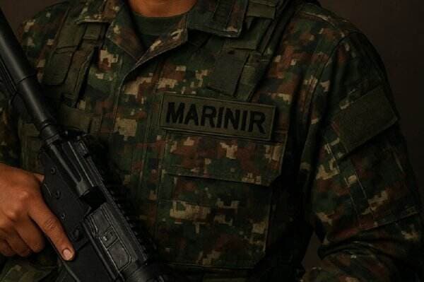 Jenazah Prajurit Marinir Gugur saat Terjun Payung HUT ke-80 TNI Dimakamkan di Grobogan Jenazah Prajurit Marinir Gugur saat Terjun Payung HUT ke-80 TNI Dimakamkan di Grobogan