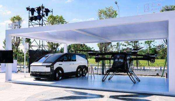 Xpeng Kenalkan Teknologi Physical AI dari Robotaxi hingga Robot Humanoid Xpeng Kenalkan Teknologi Physical AI dari Robotaxi hingga Robot Humanoid