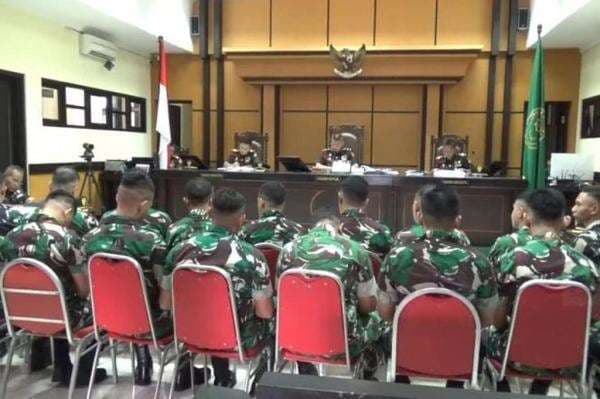 Terungkap di Persidangan, 17 Terdakwa Aniaya Prada Lucky Bergantian secara Maraton Terungkap di Persidangan, 17 Terdakwa Aniaya Prada Lucky Bergantian secara Maraton