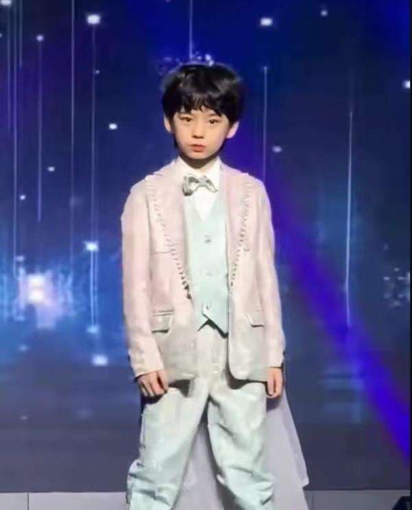Profil dan Potret Lionel Abraham Gunawan, Model Cilik Asal Kalimantan yang Juara Model di Korea Profil dan Potret Lionel Abraham Gunawan, Model Cilik Asal Kalimantan yang Juara Model di Korea