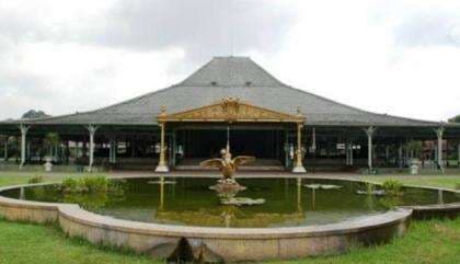 15 Tempat Wisata dekat Stasiun Solo yang Menari 15 Tempat Wisata dekat Stasiun Solo yang Menari