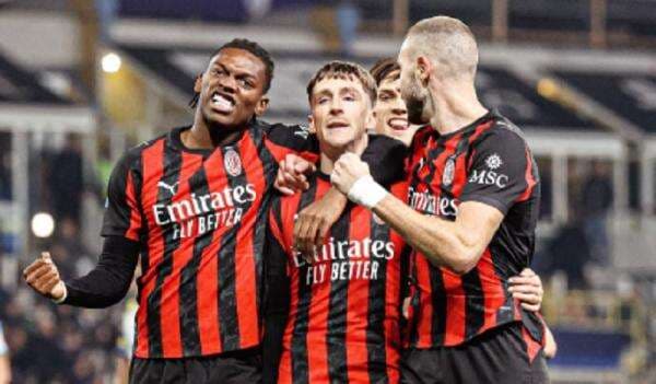 Hasil Lengkap dan Klasemen Liga Italia: AC Milan Ditahan Parma, Juventus Gagal Rajai Derby Turin Hasil Lengkap dan Klasemen Liga Italia: AC Milan Ditahan Parma, Juventus Gagal Rajai Derby Turin