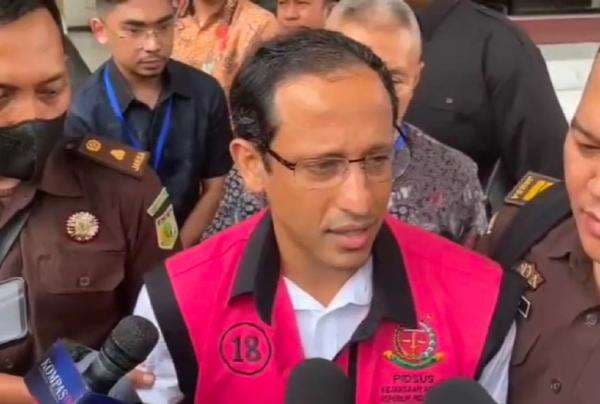 Kubu Nadiem Pede Hadapi Sidang Kasus Korupsi Laptop Chromebook, Siap Buka-bukaan! Kubu Nadiem Pede Hadapi Sidang Kasus Korupsi Laptop Chromebook, Siap Buka-bukaan!