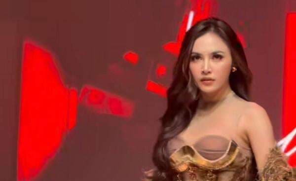 Usai Hiatus, Mahalini Comeback Tampil di Catwalk JFW 2026 Usai Hiatus, Mahalini Comeback Tampil di Catwalk JFW 2026