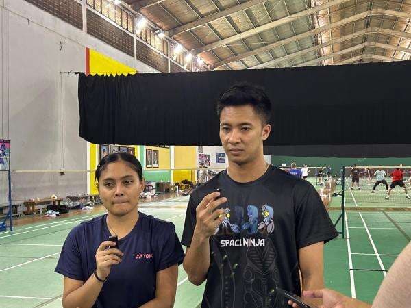 Dejan Ferdinansyah Ungkap Bedanya Berpasangan dengan Pemain Senior dan Junior Dejan Ferdinansyah Ungkap Bedanya Berpasangan dengan Pemain Senior dan Junior