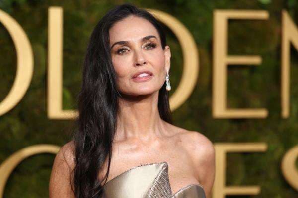 Demi Moore Dinobatkan sebagai Wanita Tercantik, Pesonanya Tak Lekang Waktu Demi Moore Dinobatkan sebagai Wanita Tercantik, Pesonanya Tak Lekang Waktu