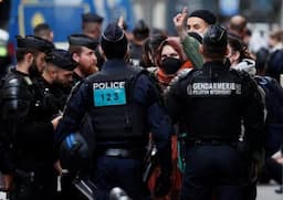 Demo Mahasiswa Pro-Palestina Juga Terjadi di Prancis, Dibubarkan Paksa Polisi