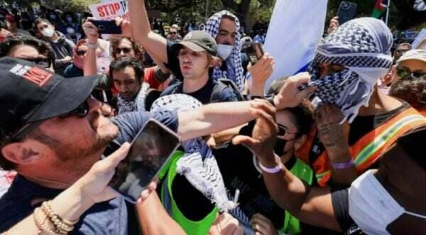 Demonstran Pro-Palestina dan Pro-Israel Bentrok di Universitas California