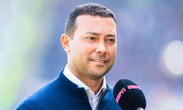 Denny Landzaat Tolak Tawaran Latih Ajax Amsterdam, Setia dengan Timnas Indonesia Denny Landzaat Tolak Tawaran Latih Ajax Amsterdam, Setia dengan Timnas Indonesia